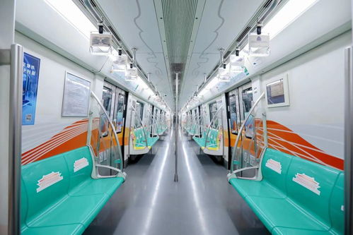 串起古都文脉的“地下中轴线” 北京地铁8号线推出沉浸式中轴线专列，伴您午间速递文化好礼